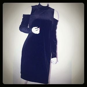 👄CALVIN KLEIN👄 VELVET COLD SHOULDER DRESS NWOT